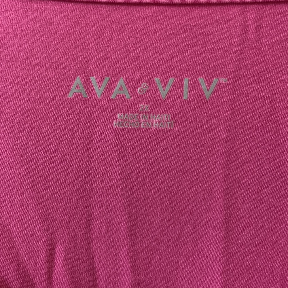 Ava & Viv short sleeve tee with round hemline and neckline - size 2X - Picture 2 of 5